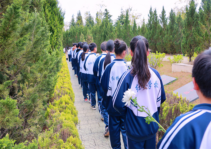 1712050017101434.jpg f8298b8aa2ee28c1a7b8d286ba682fd.jpg